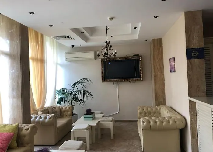 Spacious, 1 Bed Apt, Dawn Park 아파트 써니비치